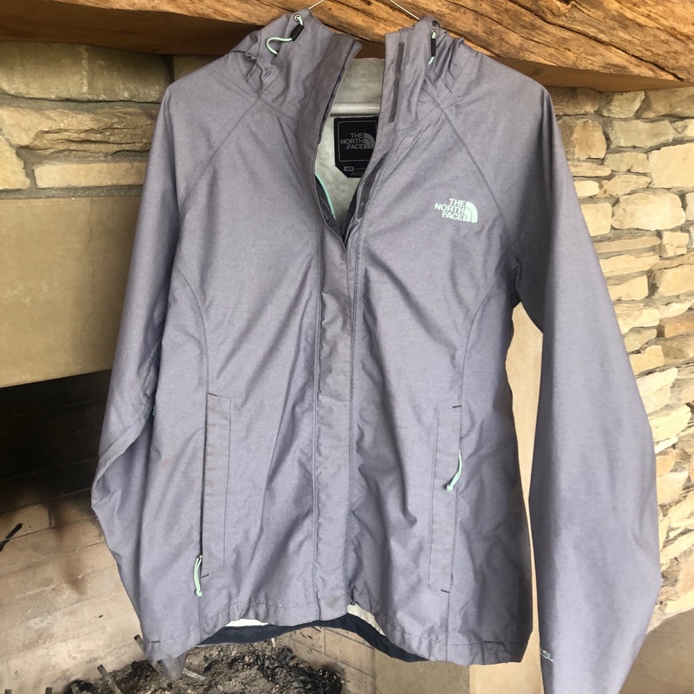 Gray The North Face Women’s Venture 2 Shell